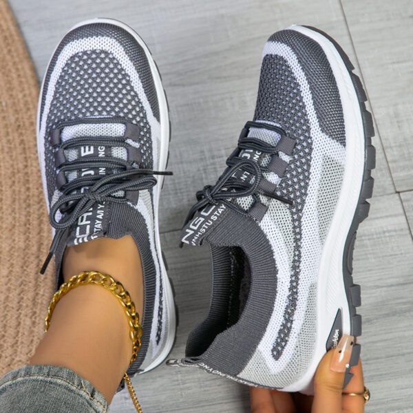 Women's Casual And Versatile Sporty Flyknit Low-Cut Mesh Shoes