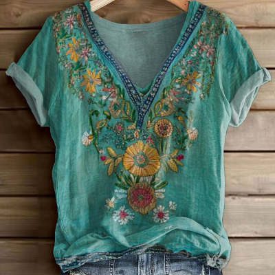 cad82db2-1b5f-41ec-ad2a-1c2ad6f8376f Women's Loose-Fit Casual Top With 3D Flower Digital Print